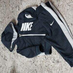 Nike Dri-Fit Infant/Toddler Jogger Set..12 Mo